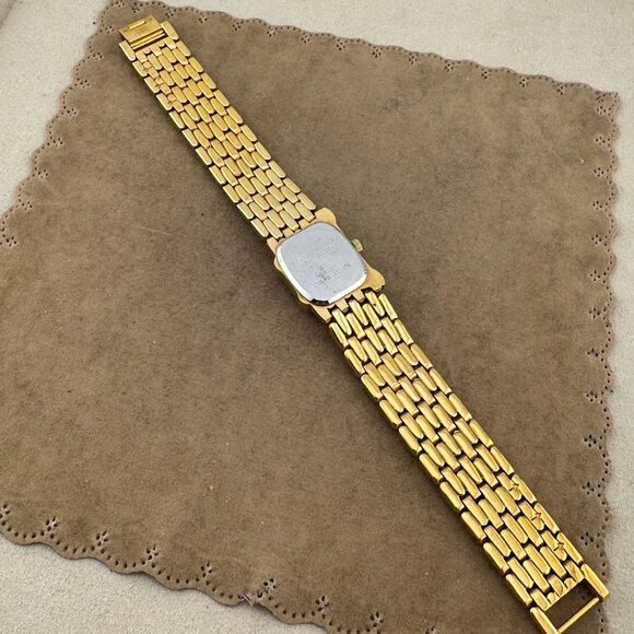 Gloria Vanderbilt Trapezoid Shaped Face Gold Tone Bracelet Asymmetrical Watch main image 7